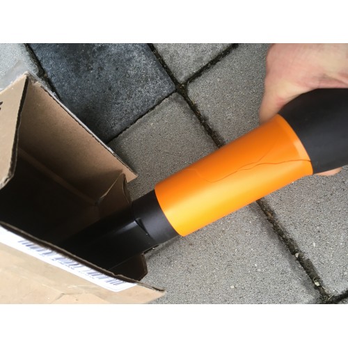 VÝPREDAJ FISKARS nožnice záhradné univerzálne 232 cm UP84 115390 PRASKNUTÁ RUKOVÄŤ