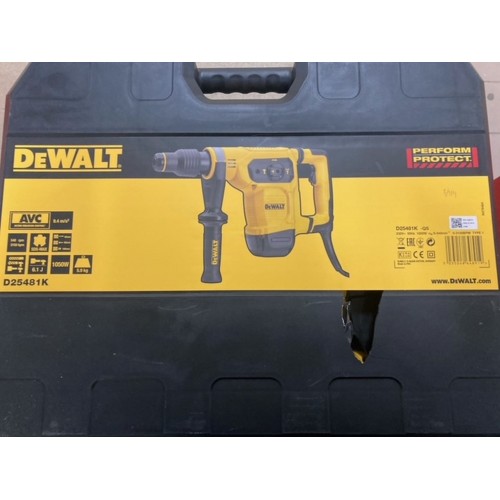 BAZÁR DeWALT D25481K Kombinované kladivo SDS-Max, 40mm (1050W/6,1J) POŠKODENÝ KUFR!!